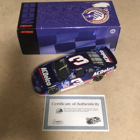 Action Racing Collectables, Inc. 1:24 Scale Car - Picture 1 of 4
